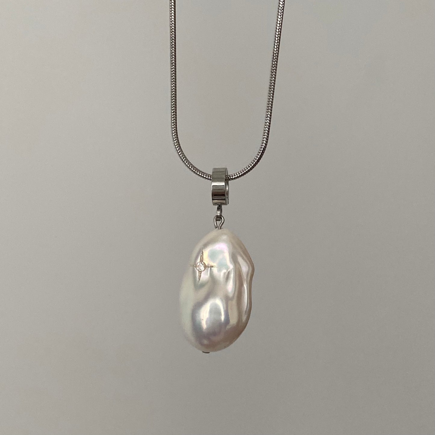 White Zircon & Baroque Pearl Pendant Necklace