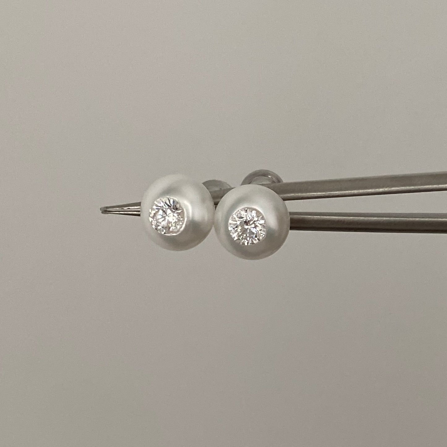 White Zircon Natural Freshwater Pearl Stud Earrings