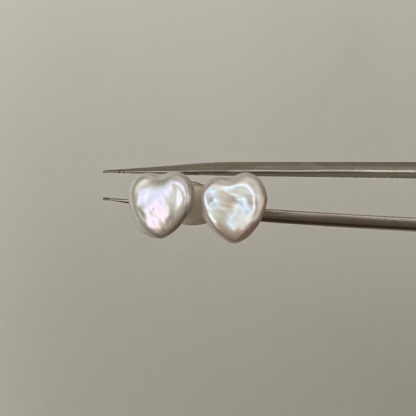 Heart-shaped Baroque natural freshwater pearl stud earrings