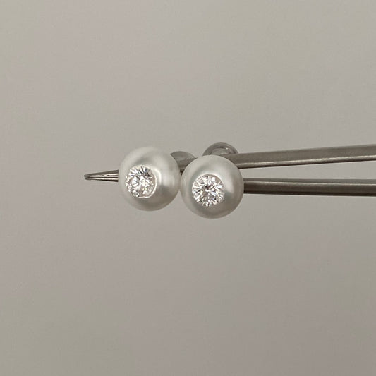 White Zircon Natural Freshwater Pearl Stud Earrings