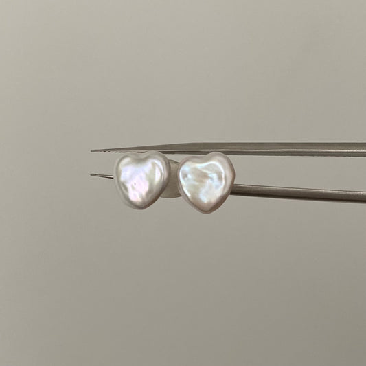 Heart-shaped Baroque natural freshwater pearl stud earrings